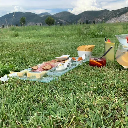 洛坎达圣亚加塔酒店 *